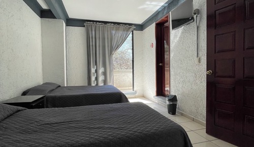 Triple Room, Valley View