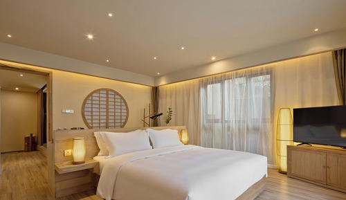 Premium Suite, Balcony, Mountain View