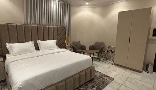 Junior Studio Suite