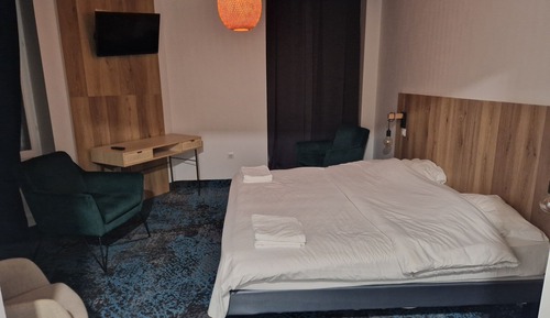 Classic Triple Room, Private Bathroom