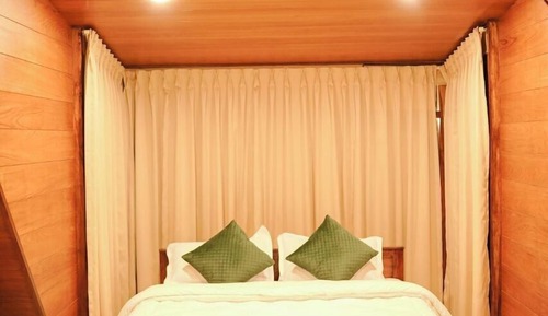 Family Chalet, 1 King Bed, Balcony, Mountain View