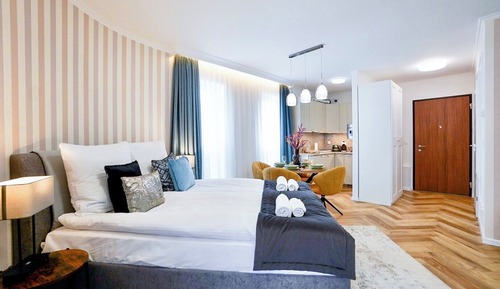 Deluxe Studio Suite