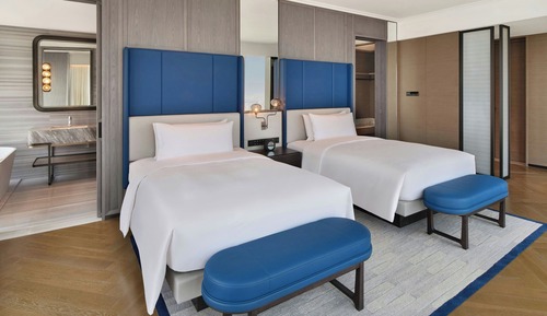 Premium Room, 2 Double Beds, Canal View, Corner