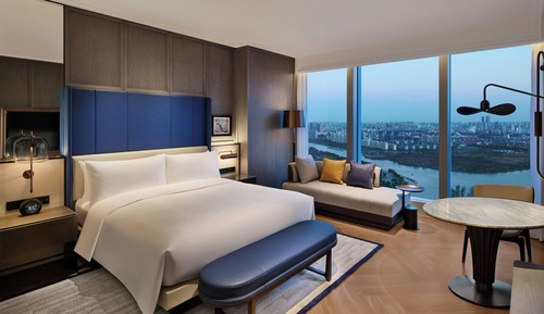 Executive Suite, 1 King Bed (View)