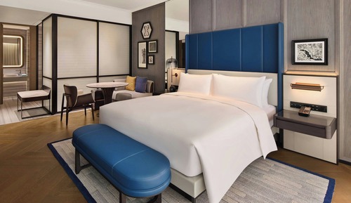 Executive Room, 1 King Bed, Canal View