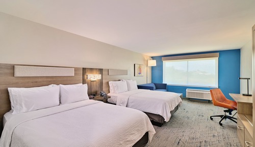 Suite, 2 Queen Beds, Accessible Bathtub (Mobility)