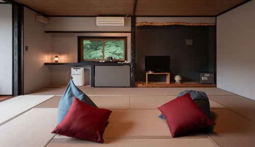 [Non-smoking] Japanese-style room with 15 tatami mats (Toilet/No bathroom)