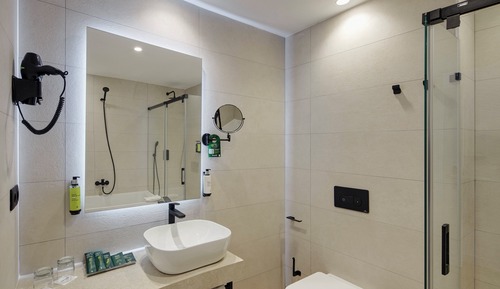 Deluxe Room, 1 Queen Bed, Sea View (Superior Premium Side Sea View)