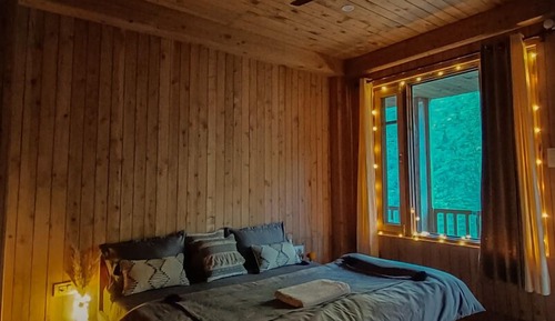 Deluxe Double Room, Balcony, Mountain View