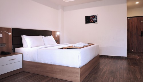 Deluxe Double Room, Garden View