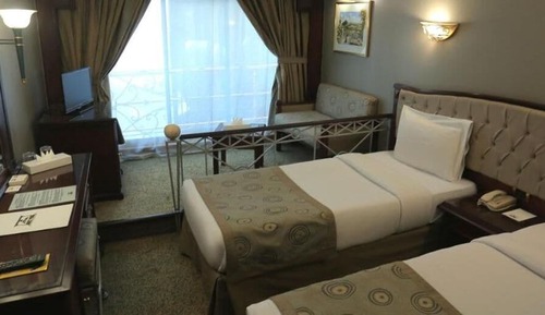 Economy Cabin, River View