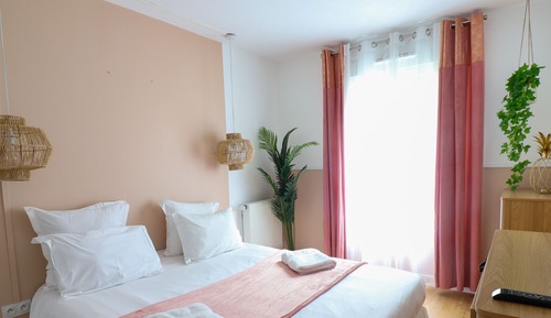 Deluxe Apartment, Garden View