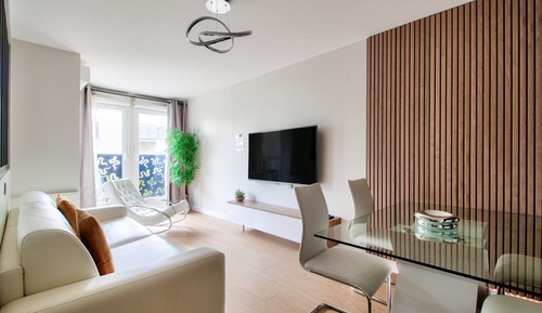 Deluxe Apartment