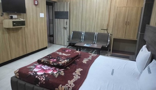 SUIT ROOM A/C