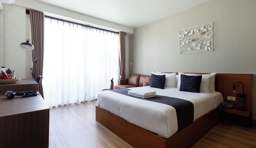 Junior Studio Suite, 1 Queen Bed