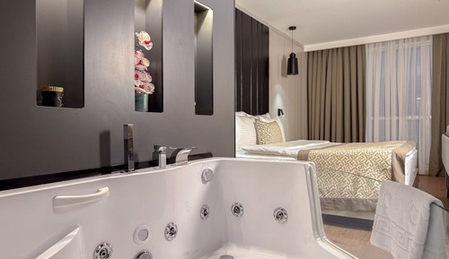 Exclusive Double Room, 1 King Bed, Balcony