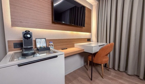 Junior Suite, City View