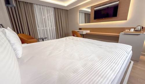 Deluxe Double Room, City View