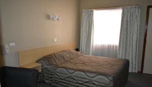 Economy Room, Garden View