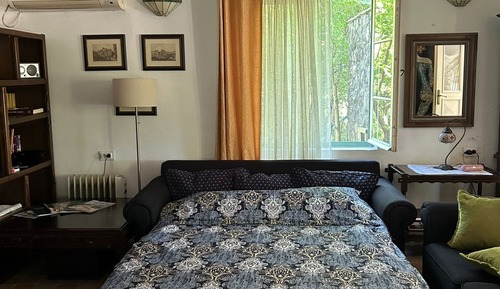 Comfort House, Lake View