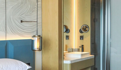 Deluxe Room, 1 King Bed, Balcony, Ocean View