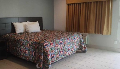Room, 1 King Bed, Non Smoking, Kitchenette