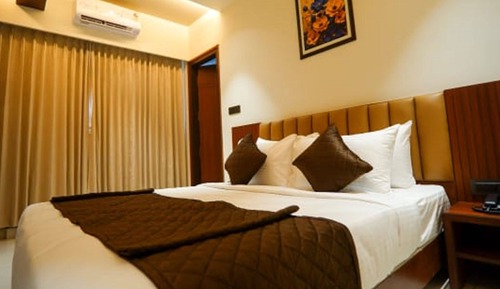 Deluxe Room, City View