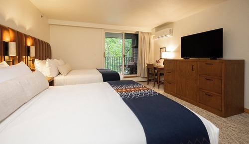 Double Room, 2 Queen Beds (Creekside)