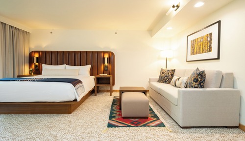Room, 1 King Bed (Creekside)