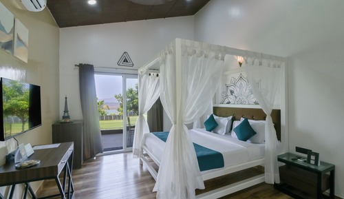 Premium Cottage with Balcony