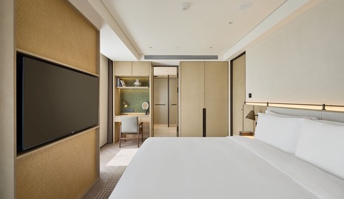 Deluxe Suite, 2 Bedrooms, Club Lounge Access, City View