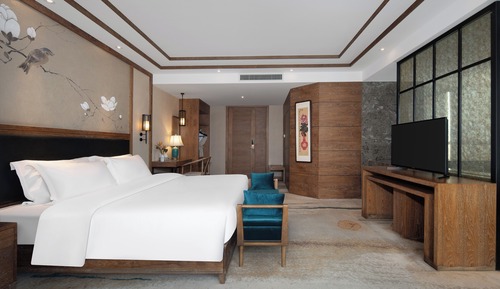 Superior Suite, 1 King Bed, City View (Spa Treatment)