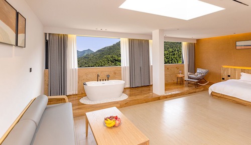 Premier Quadruple Room, Mountain View