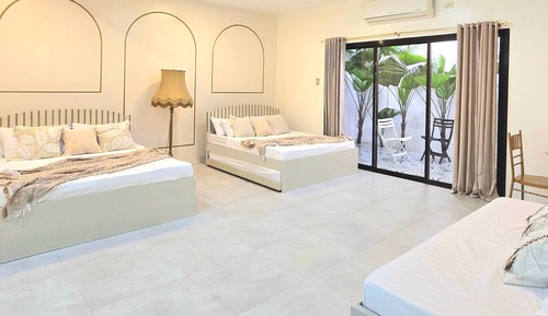 Luxury Room, Lanai, Pool View