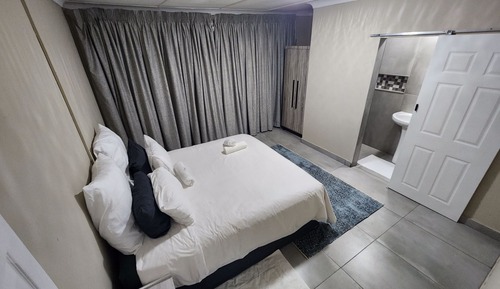 Deluxe Room, Balcony