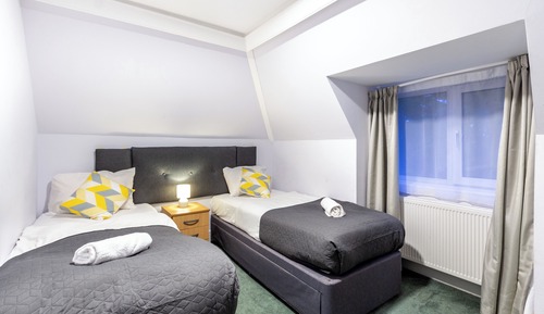 Basic Twin Room, Shared Bathroom
