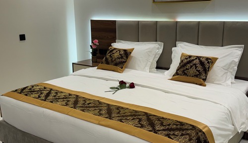 Junior Twin Room, City View