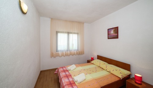 House (Five Bedroom Holiday Home with Terrac)