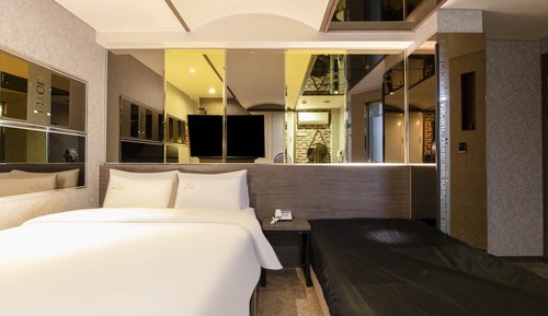 Premier Twin Room