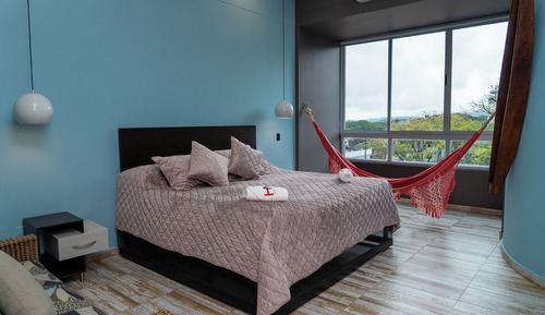 Luxury Suite, City View