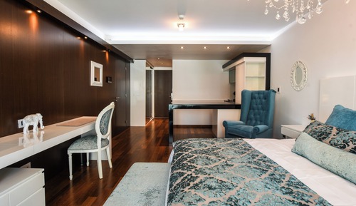 Luxury Suite, Kitchen, City View