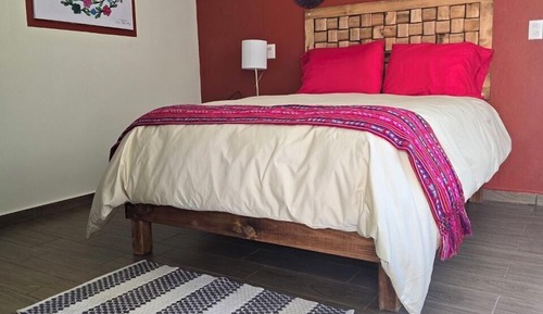 Classic Room, 1 Queen Bed, Non Smoking, Patio