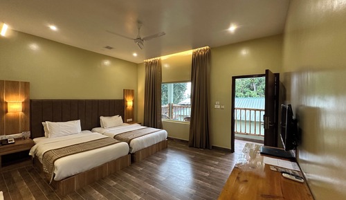 Superior Double or Twin Room, Balcony, Garden View
