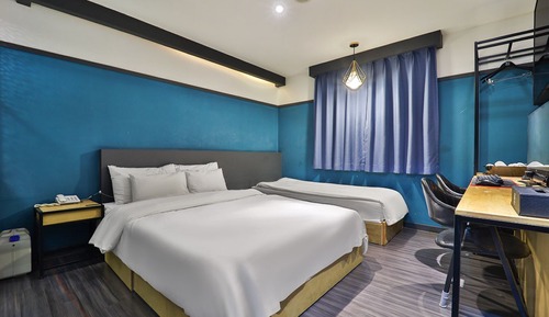 Family Twin Room