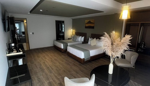 Superior Suite, 2 Queen Beds, Balcony