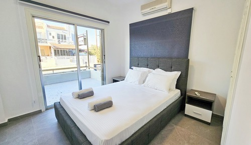 Comfort Apartment, Patio, City View