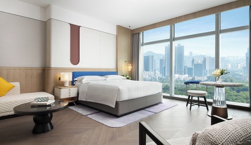 Superior Suite, M Lounge Access, 1 King Size Bed, City View