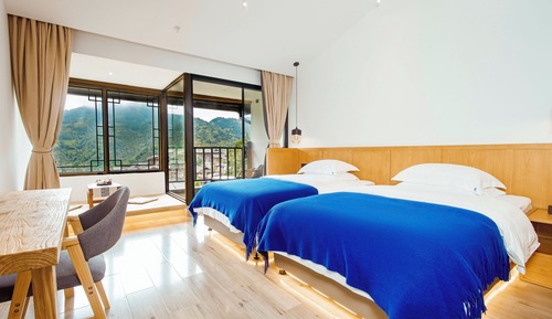 Classic Twin Room, Hill View