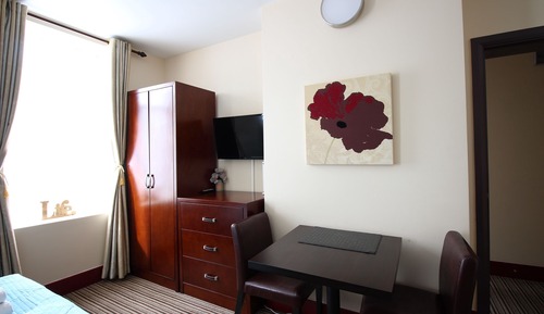 Studio Apartment
