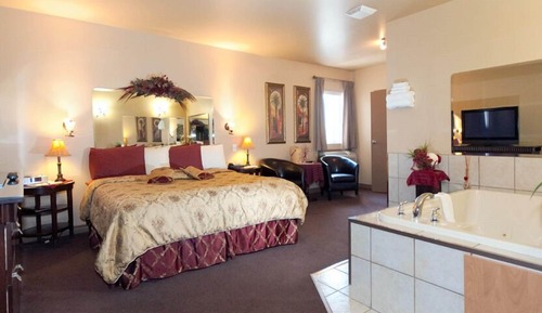 Deluxe Room, 1 King Bed, Hot Tub